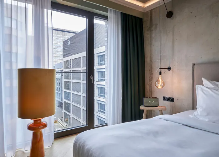 Gekko House Frankfurt, A Tribute Portfolio